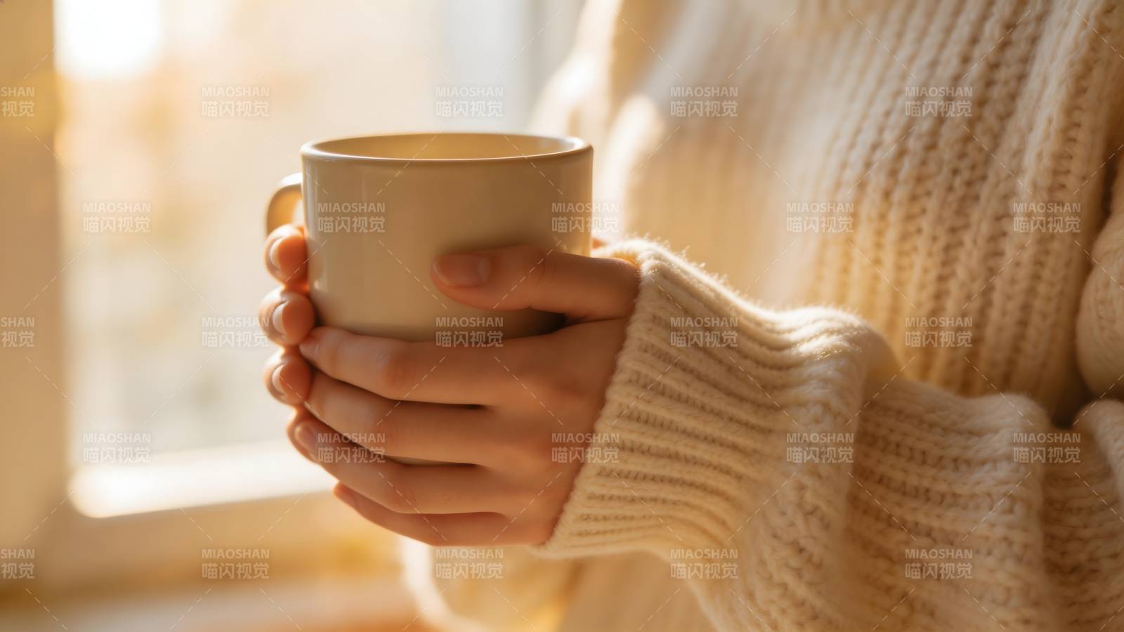 暖阳下的咖啡时光图片