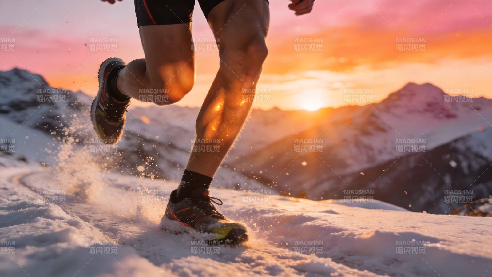 雪地奔跑日出时图片