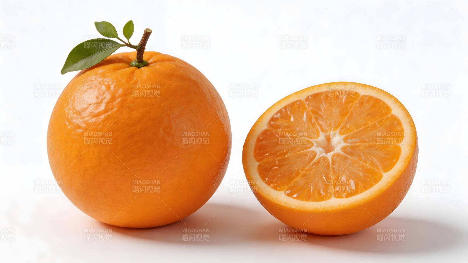 新鲜橙子切半展示图片