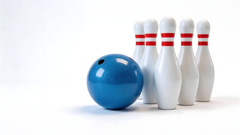 蓝色保龄球与瓶图片