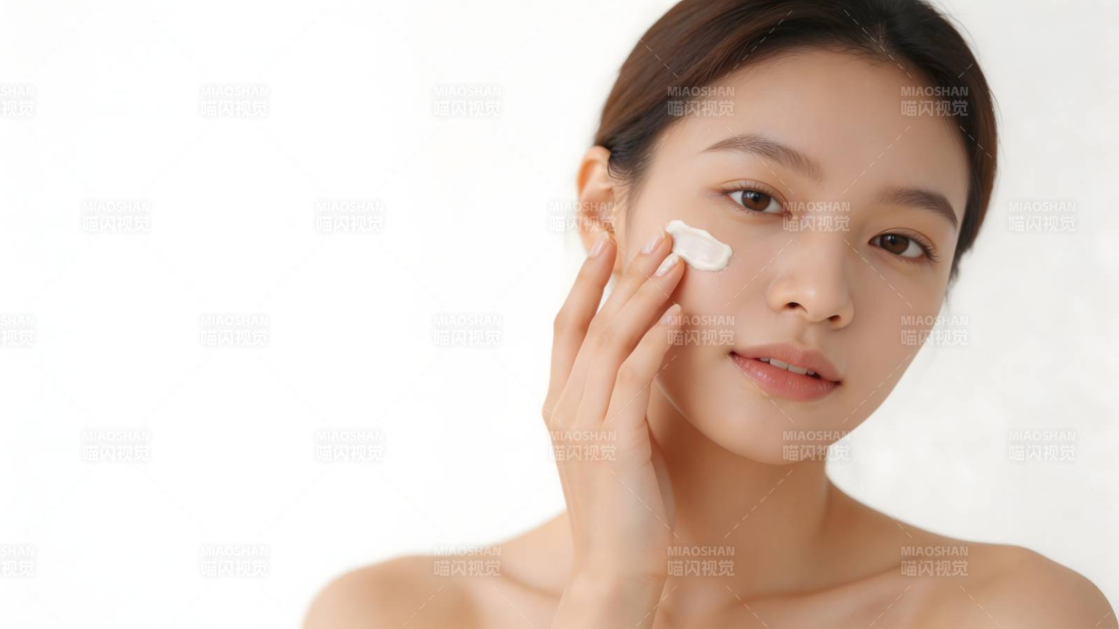 护肤美女展示图片