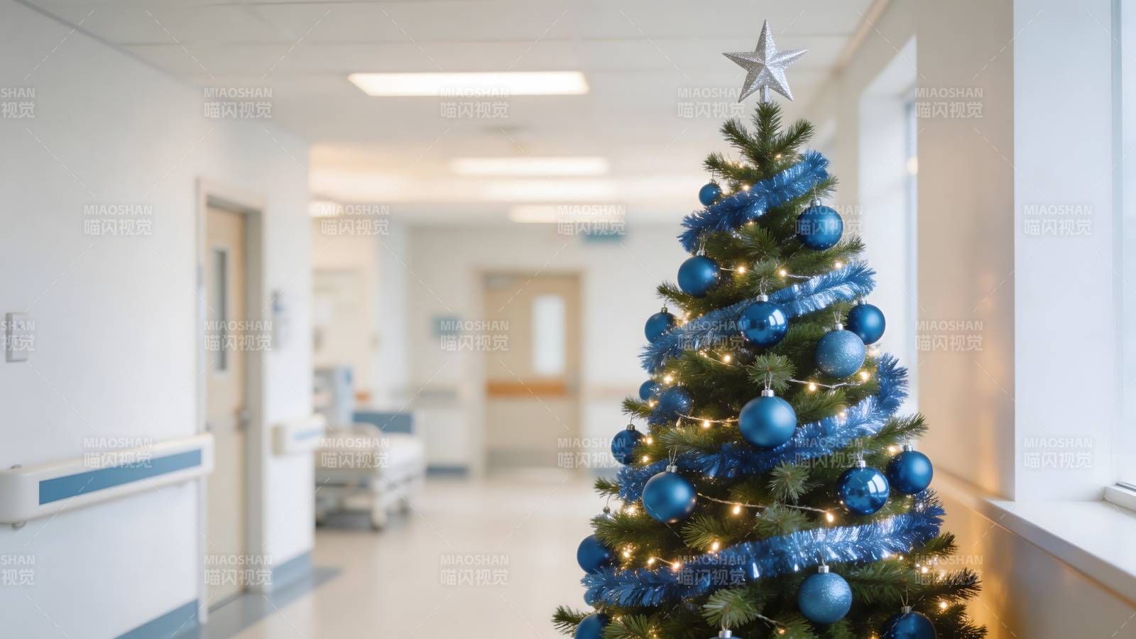 医院里的圣诞树图片