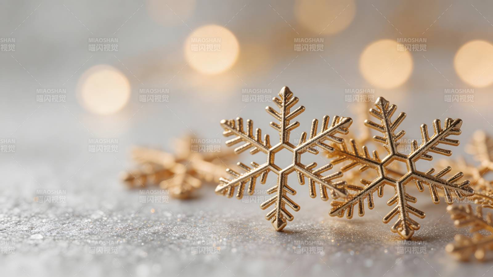 金色雪花装饰图片