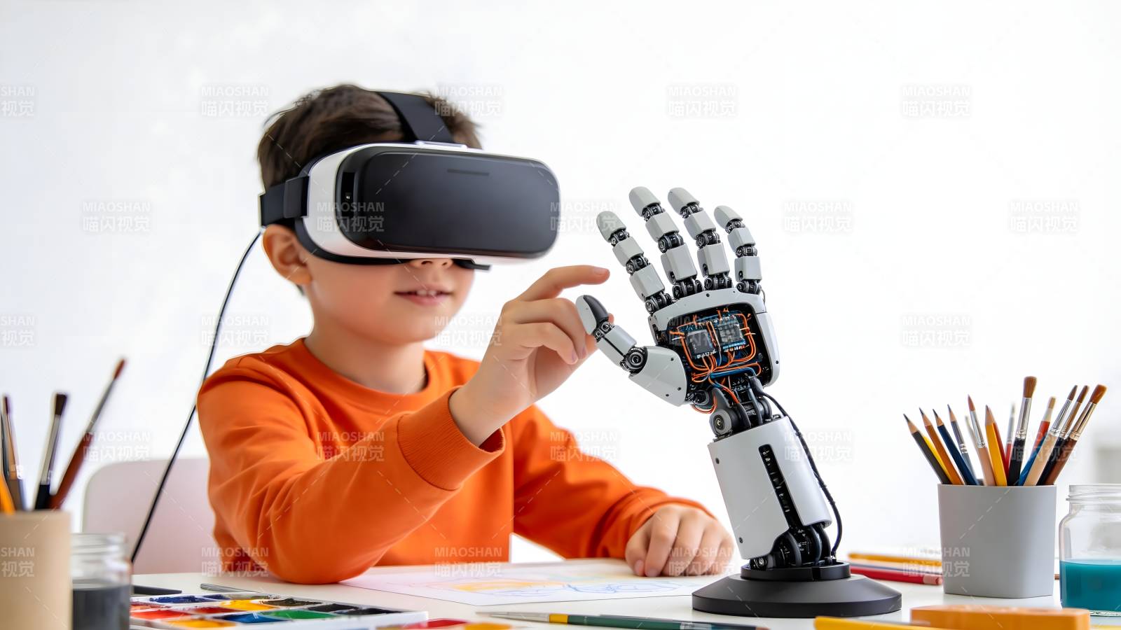 儿童体验VR机器人图片