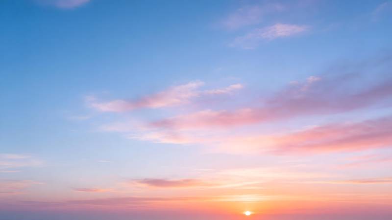 夕阳映彩云图片