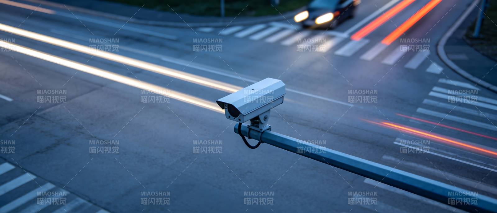 城市夜景监控图片