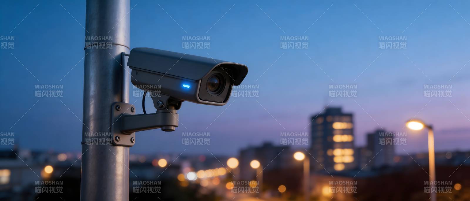 城市夜景监控摄像图片