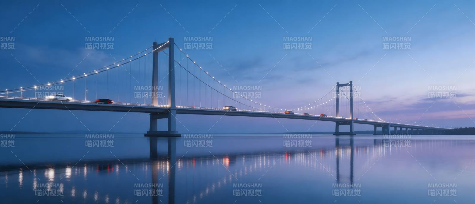 夜幕下的大桥倒影图片