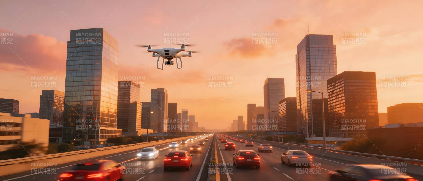 城市上空的无人机图片