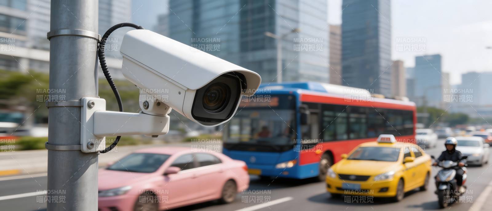 城市街头监控摄像头图片