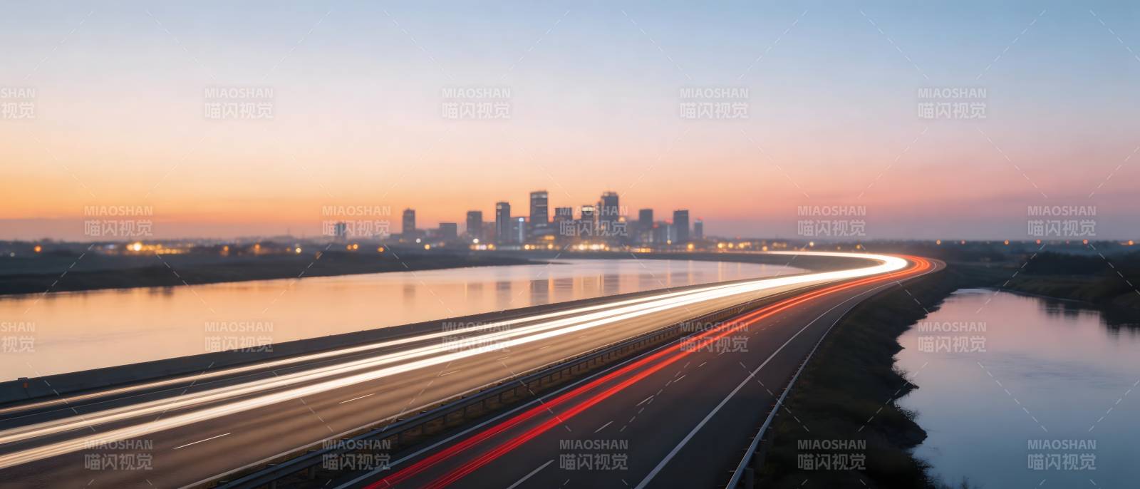 城市夜景车流长河图片