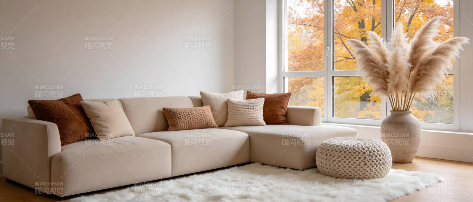 秋日温馨客厅一角图片