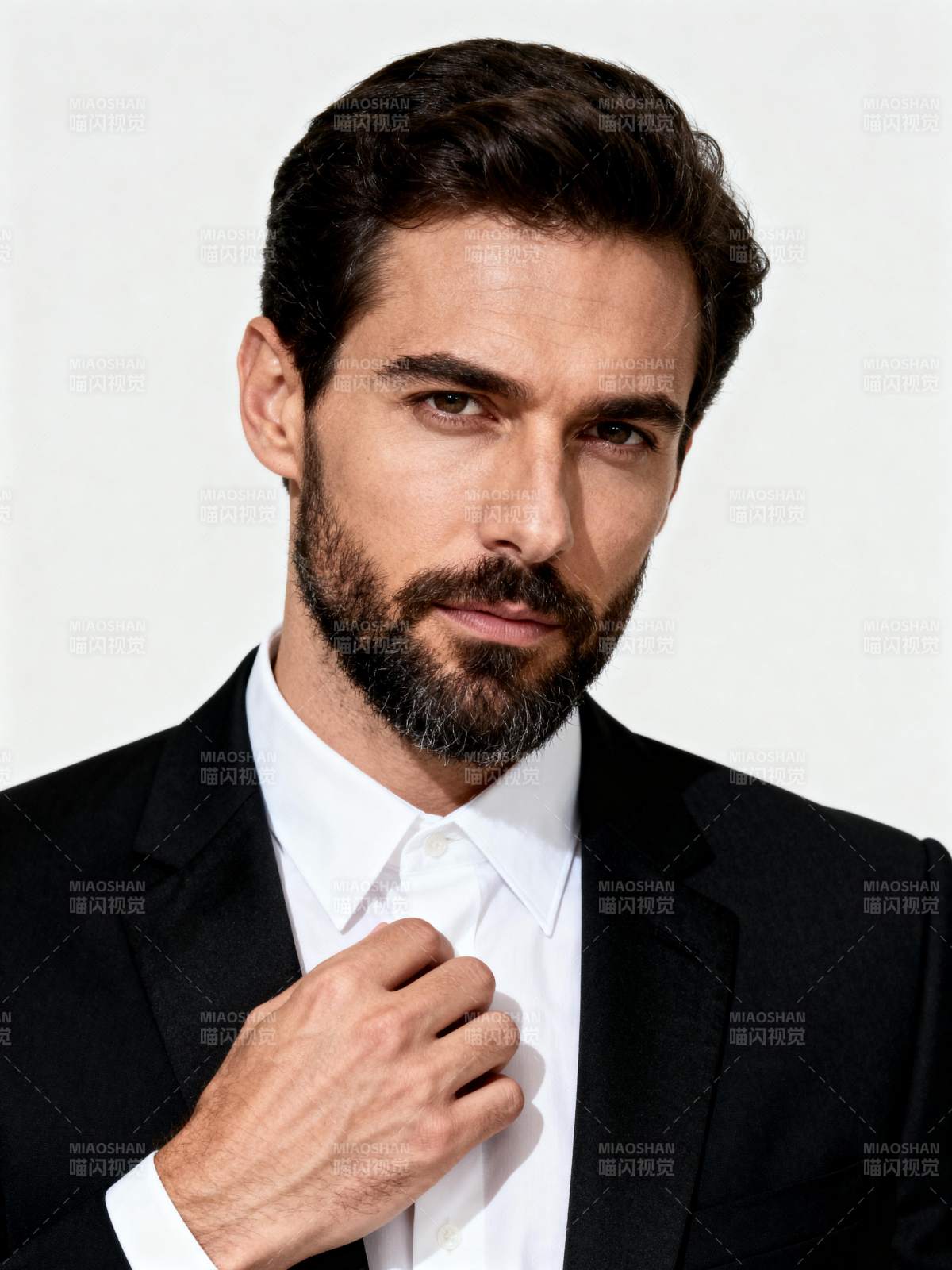 优雅男士 尽显风度图片