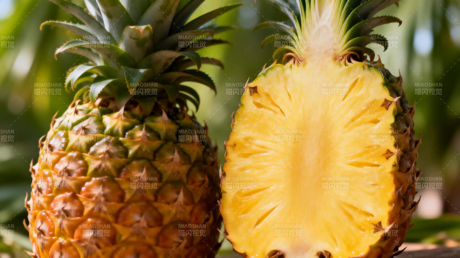 菠萝切开鲜黄诱人图片