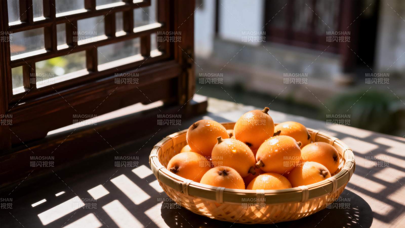 枇杷满篮春意浓图片