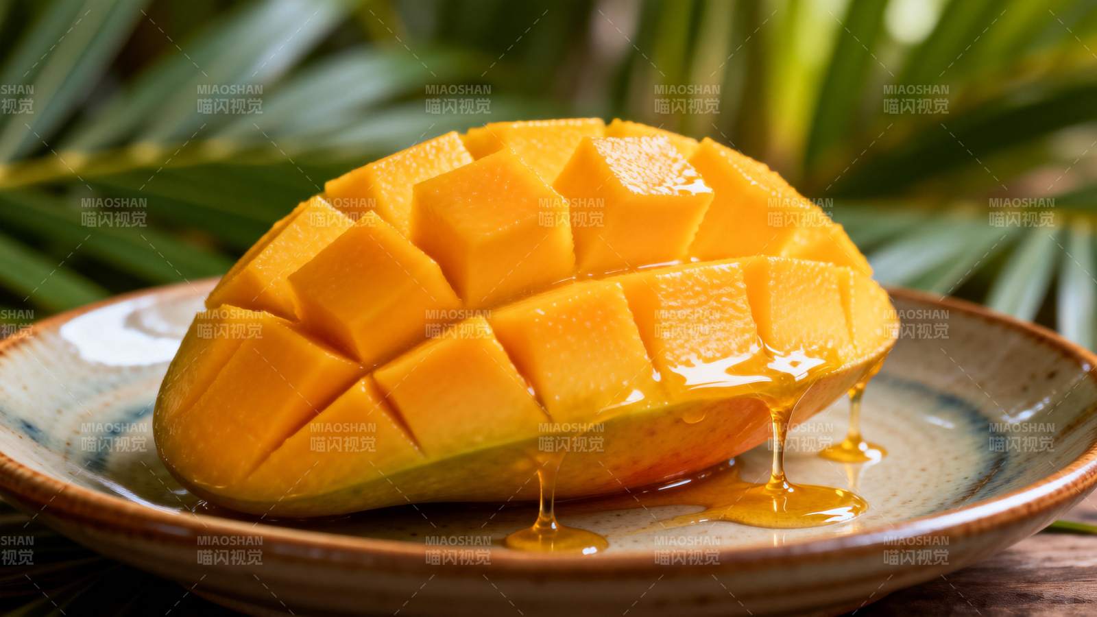 芒果切块滴汁图片