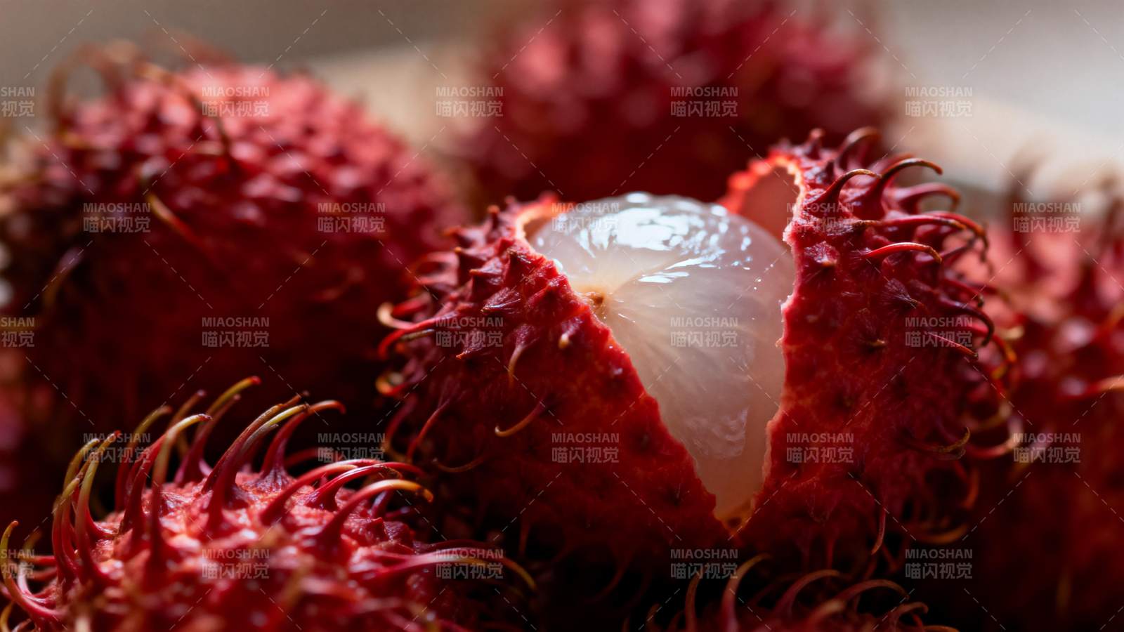 红毛丹果肉鲜嫩图片