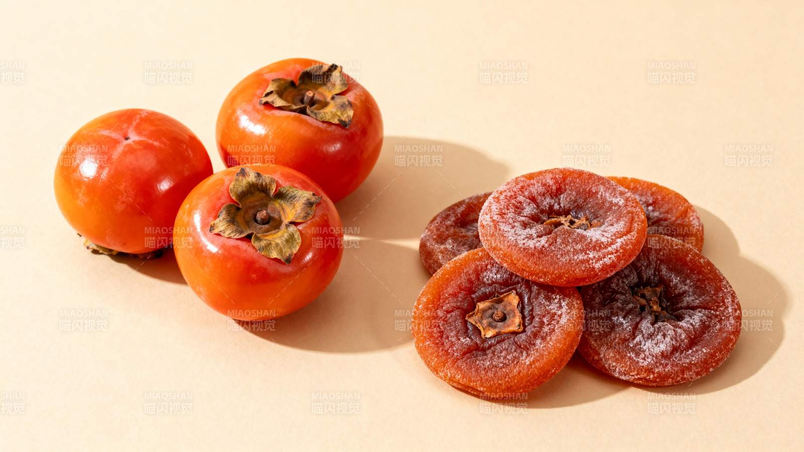 新鲜柿子与柿饼图片