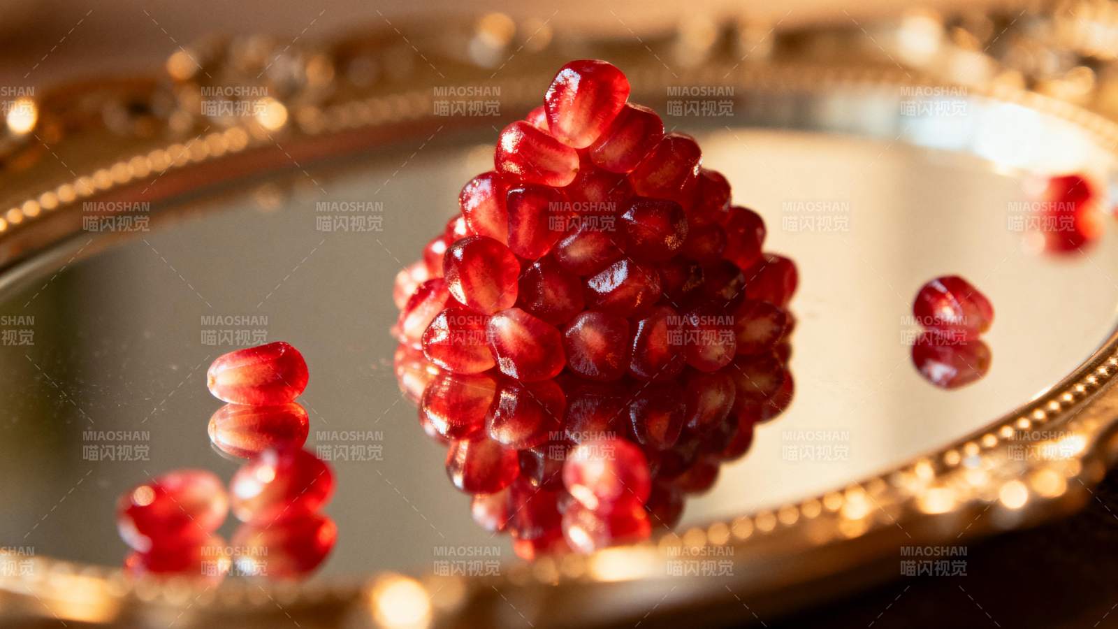 石榴籽晶莹剔透图片