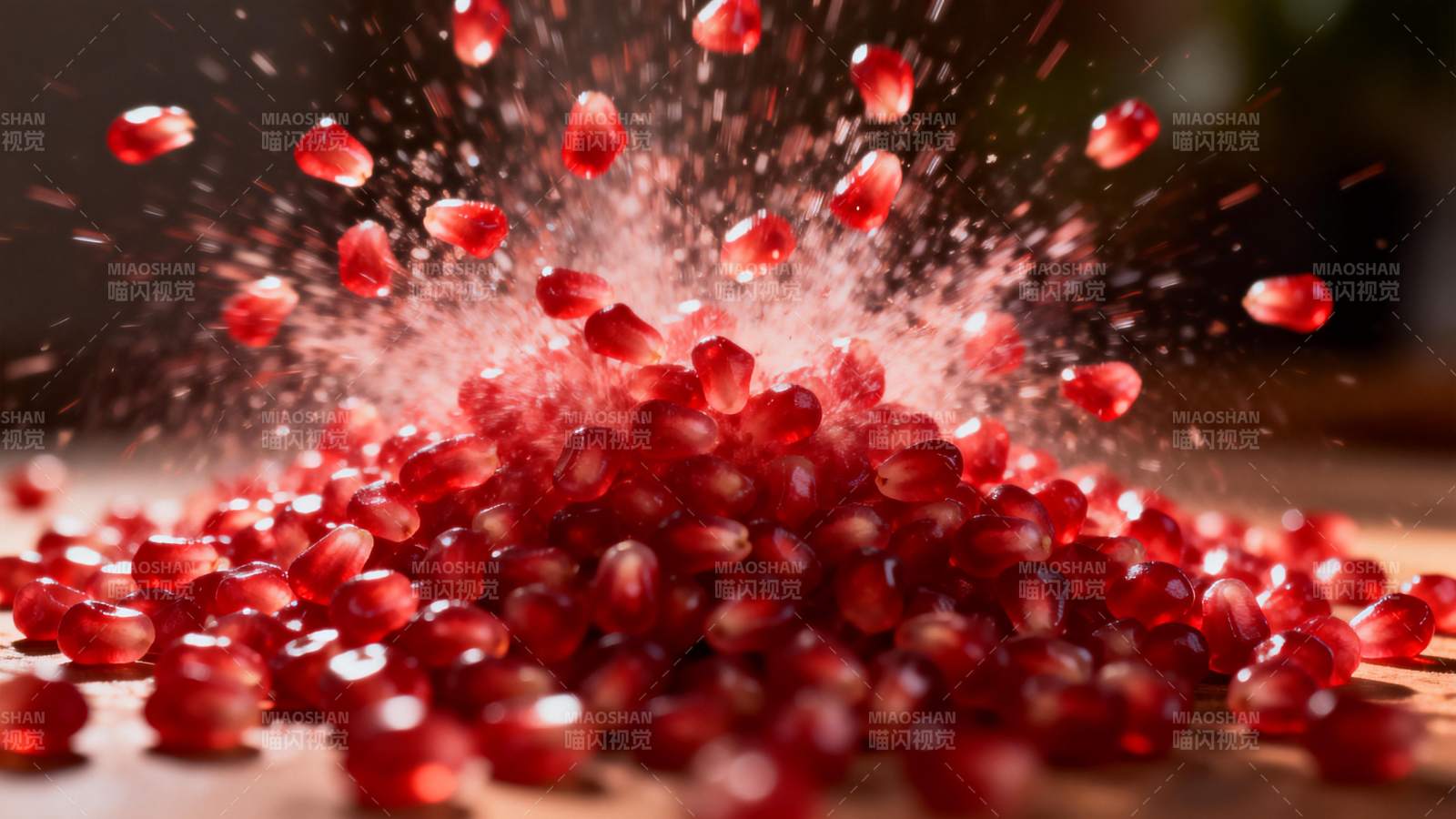 石榴籽飞溅瞬间图片