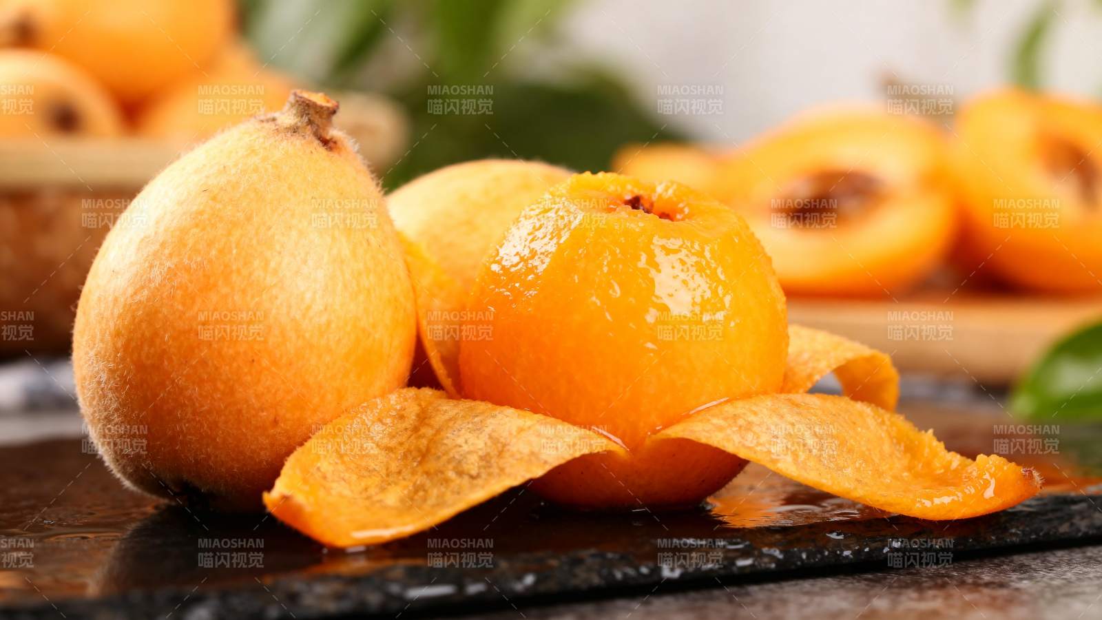 新鲜枇杷果特写图片