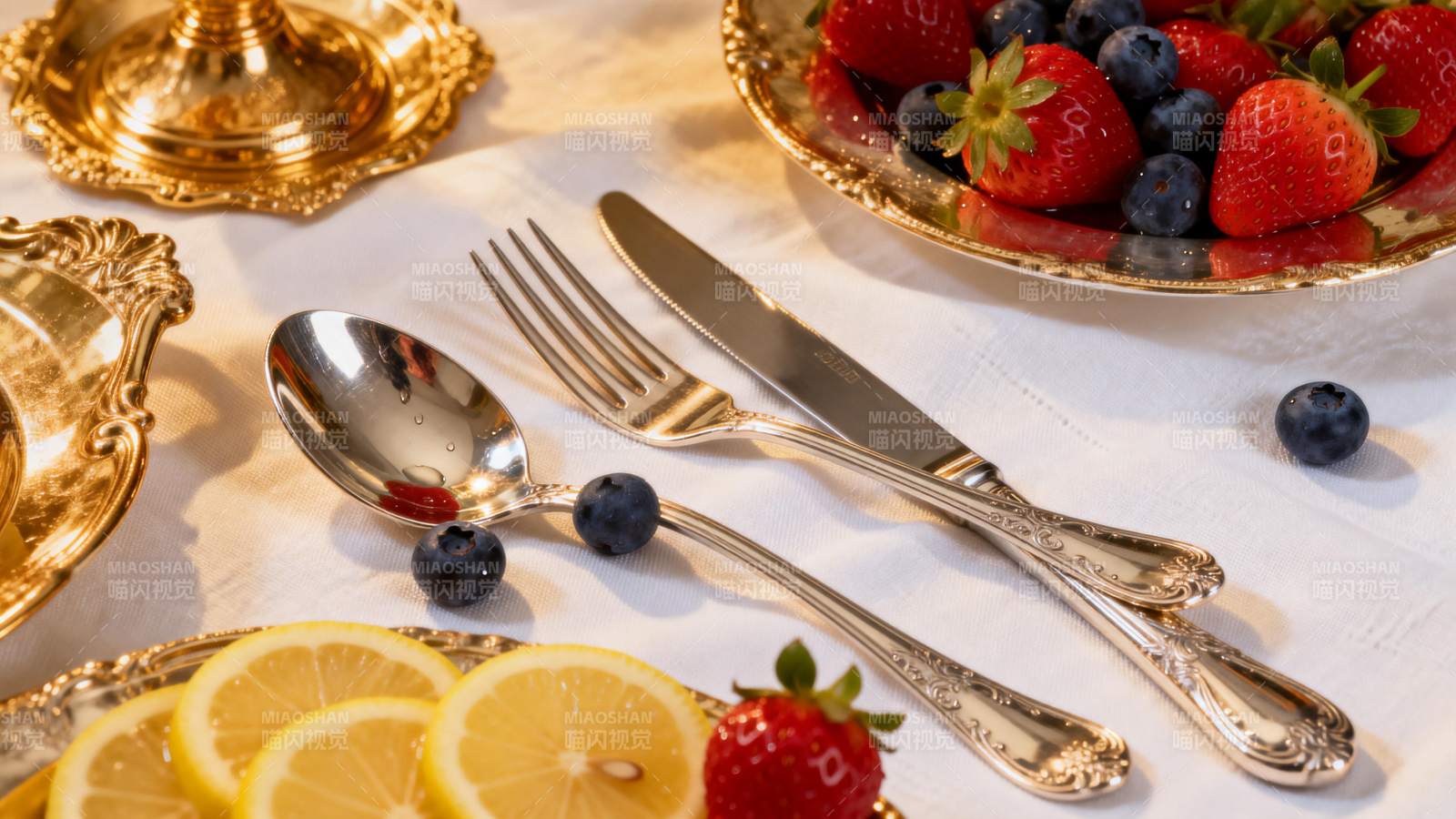 精致餐桌摆设图片