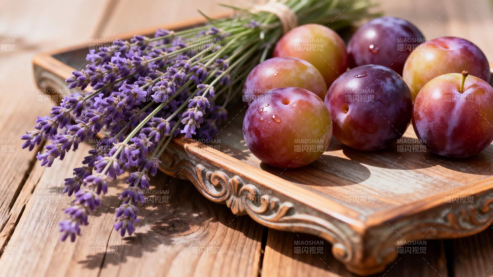 薰衣草与李子静物图片