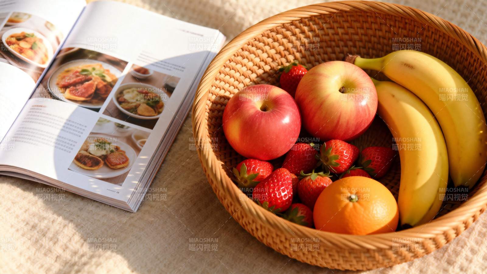 水果篮与食谱书图片