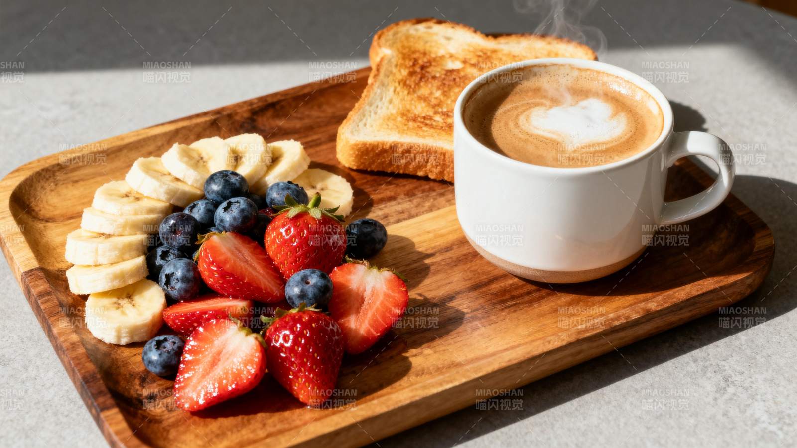 早餐咖啡水果拼盘图片