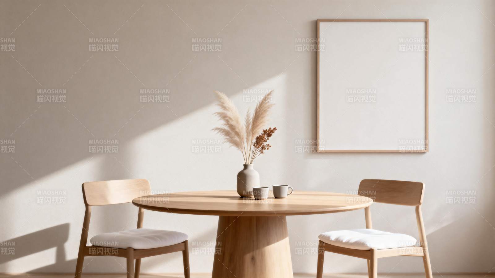 简约餐桌布置图片