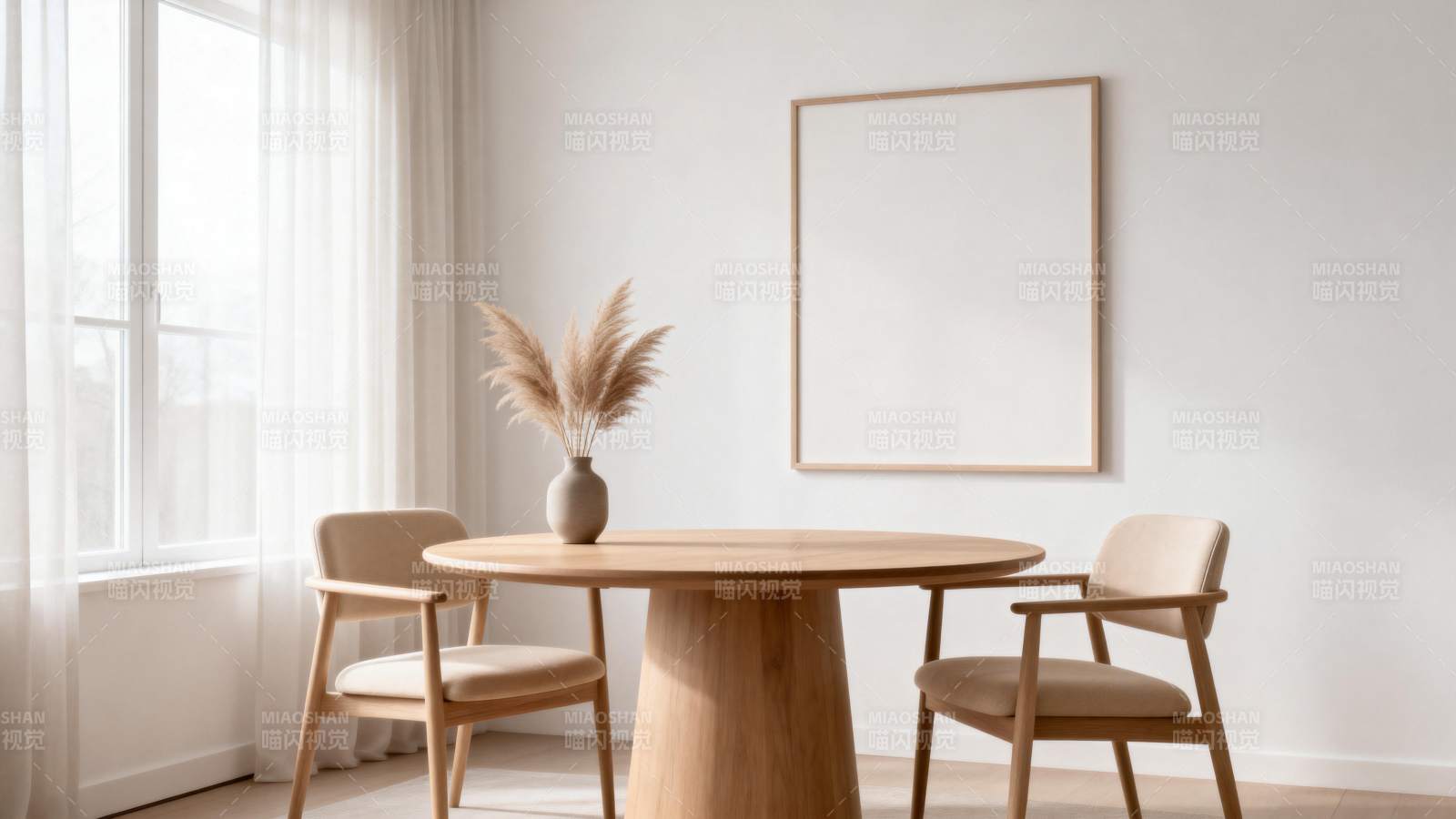 简约木质餐桌椅图片