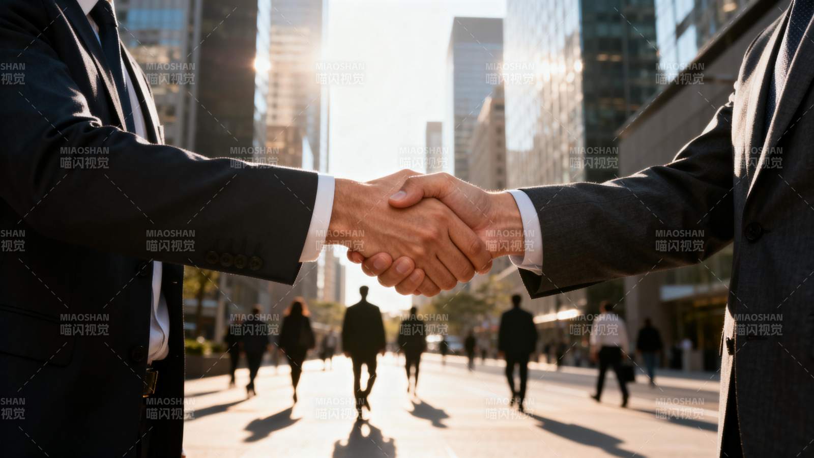 商务握手合作图片