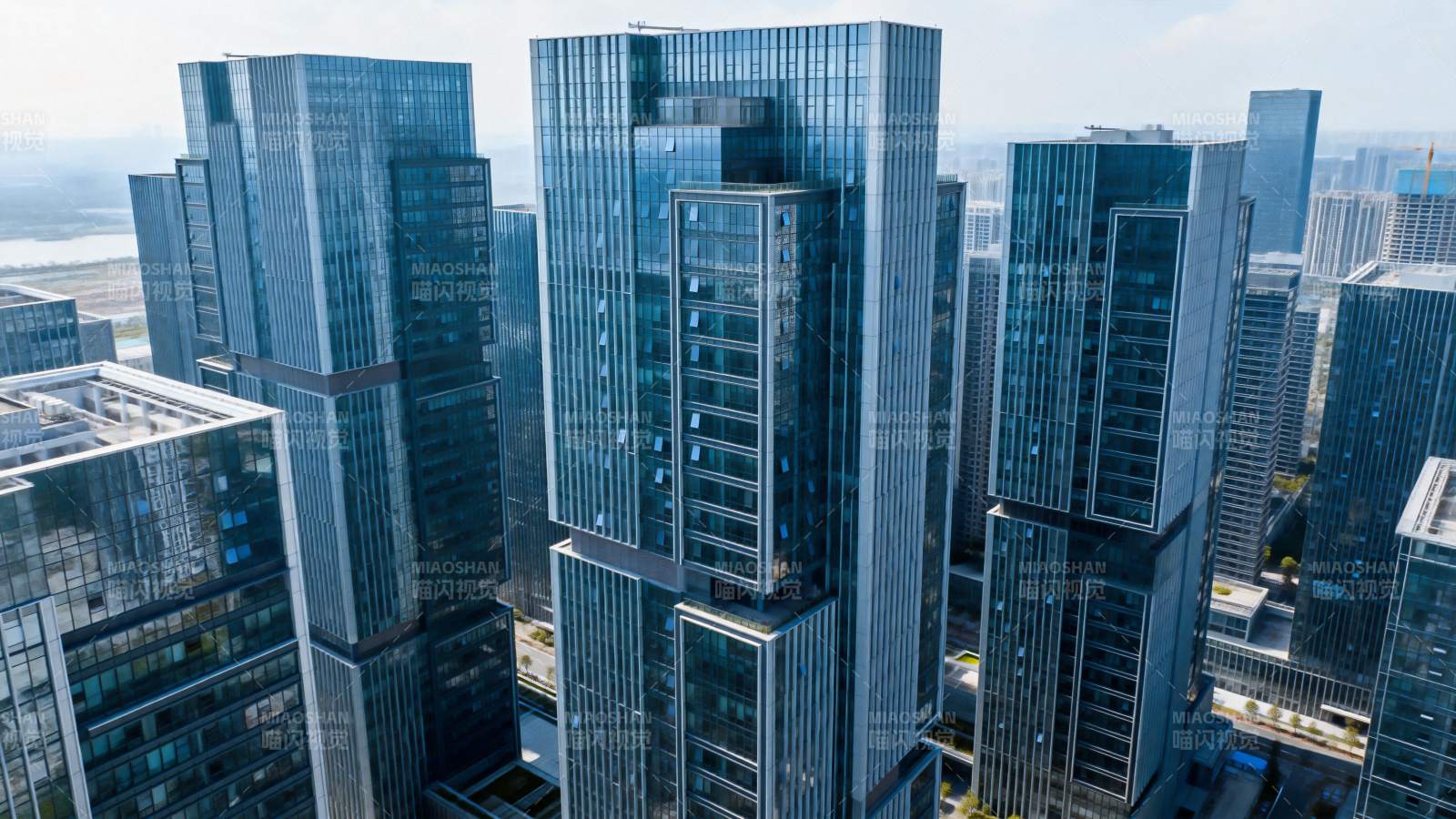 现代都市高楼群图片