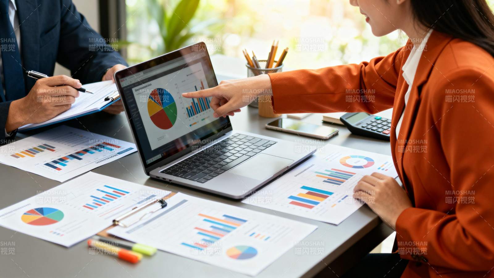 商务会议分析数据图片