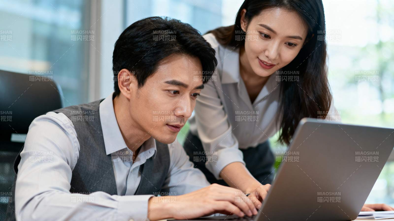 职场协作共进图片