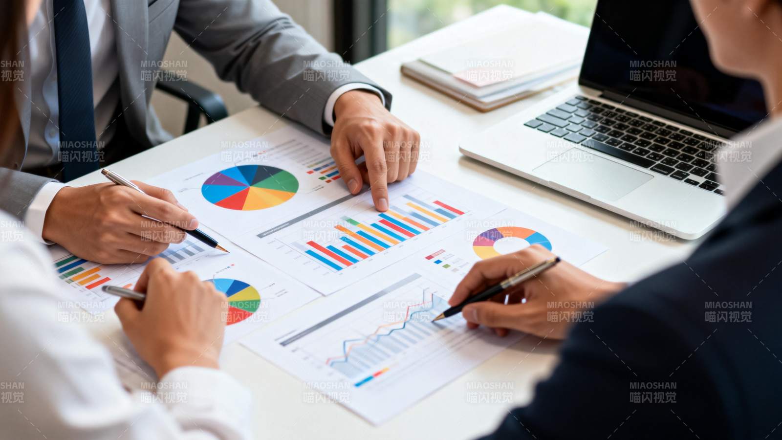 商务会议分析数据图片