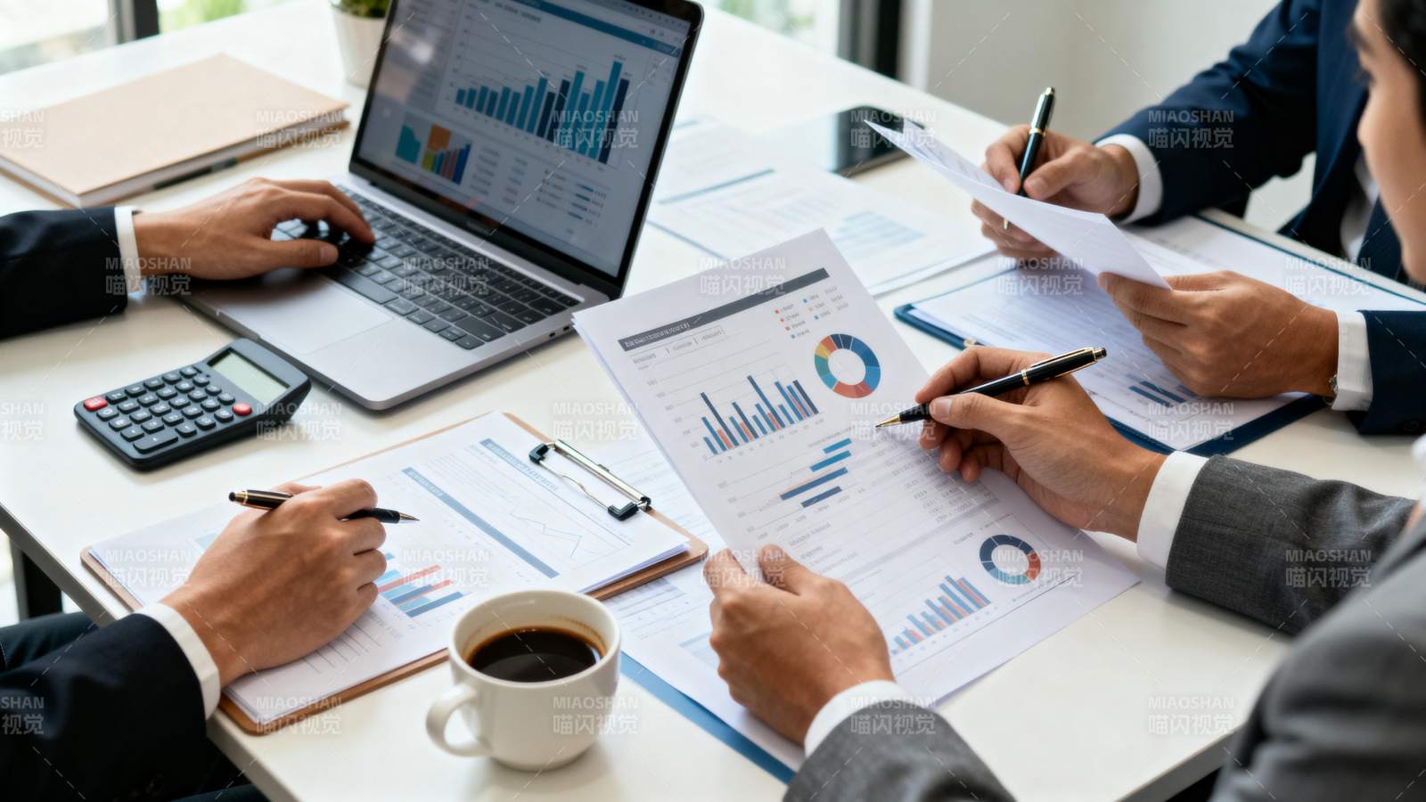 商务会议分析数据图片