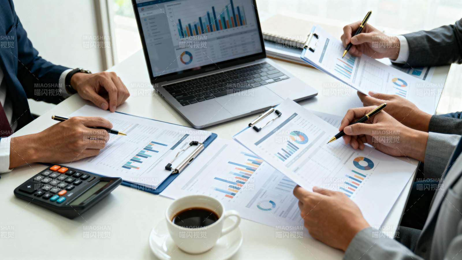 商务会议分析数据图片