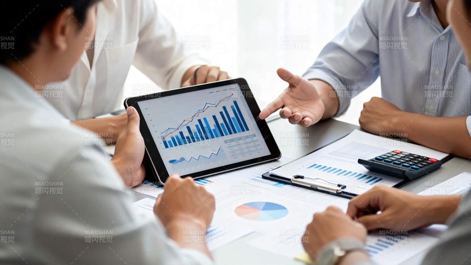 商务会议分析数据图片