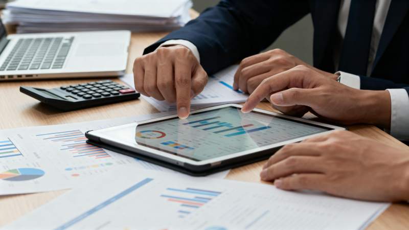 商务会议分析数据图片