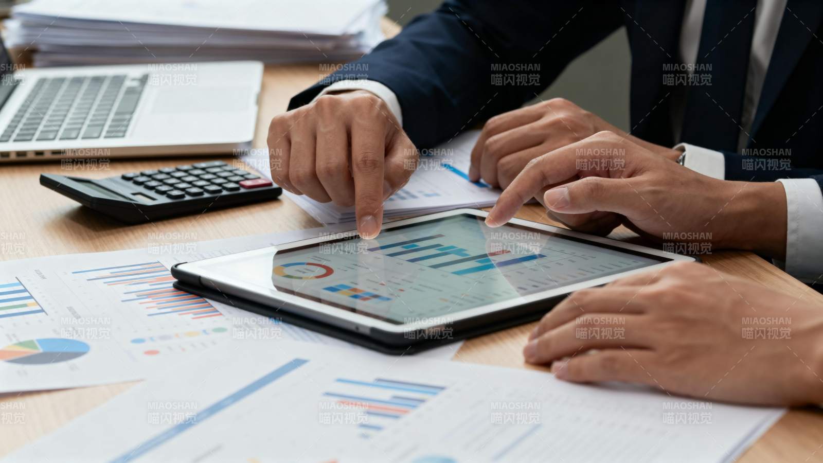 商务会议分析数据图片