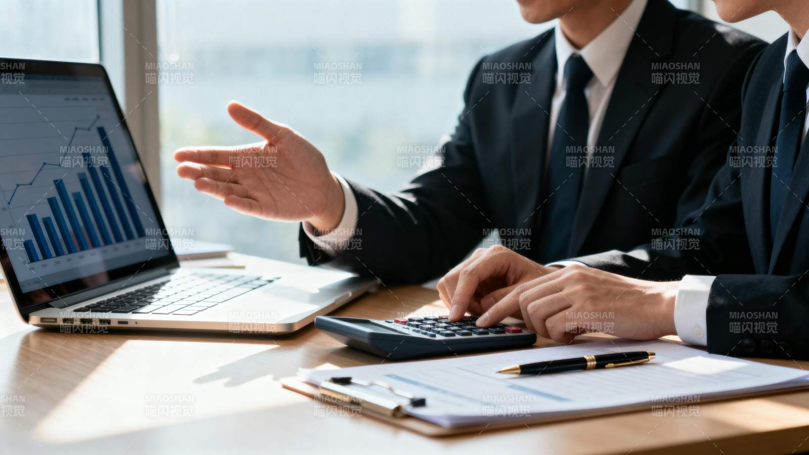 商务会议分析数据图片