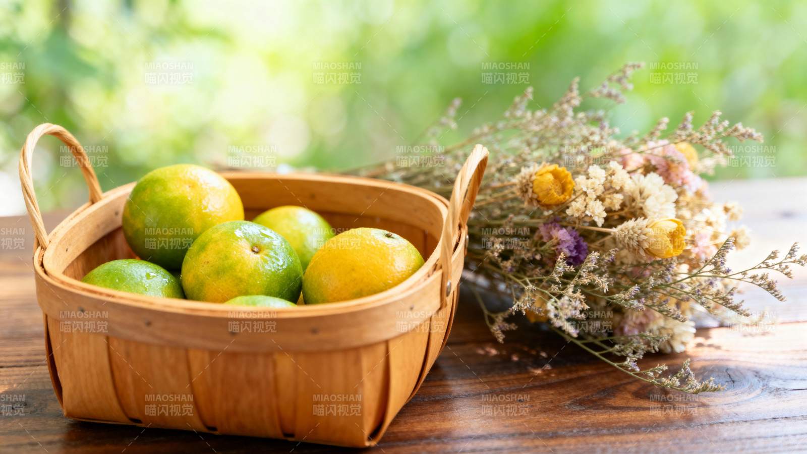 果篮与干花静置图片