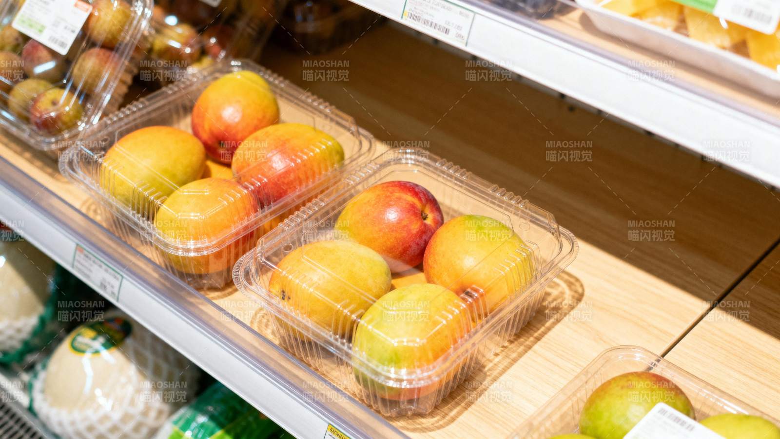 超市水果展示区图片