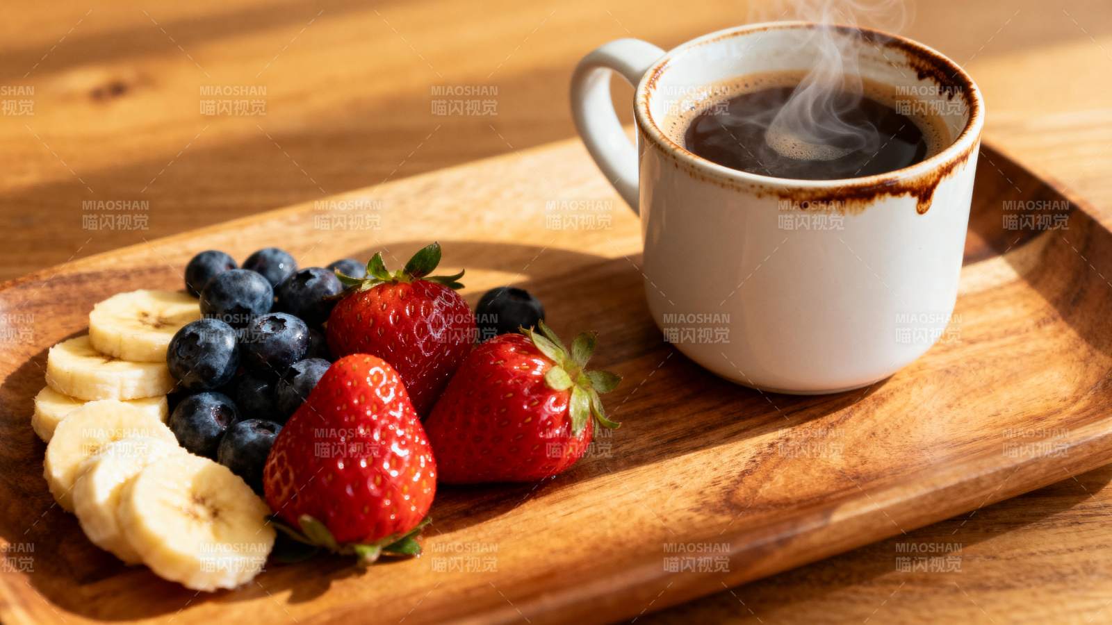 水果与热咖啡图片