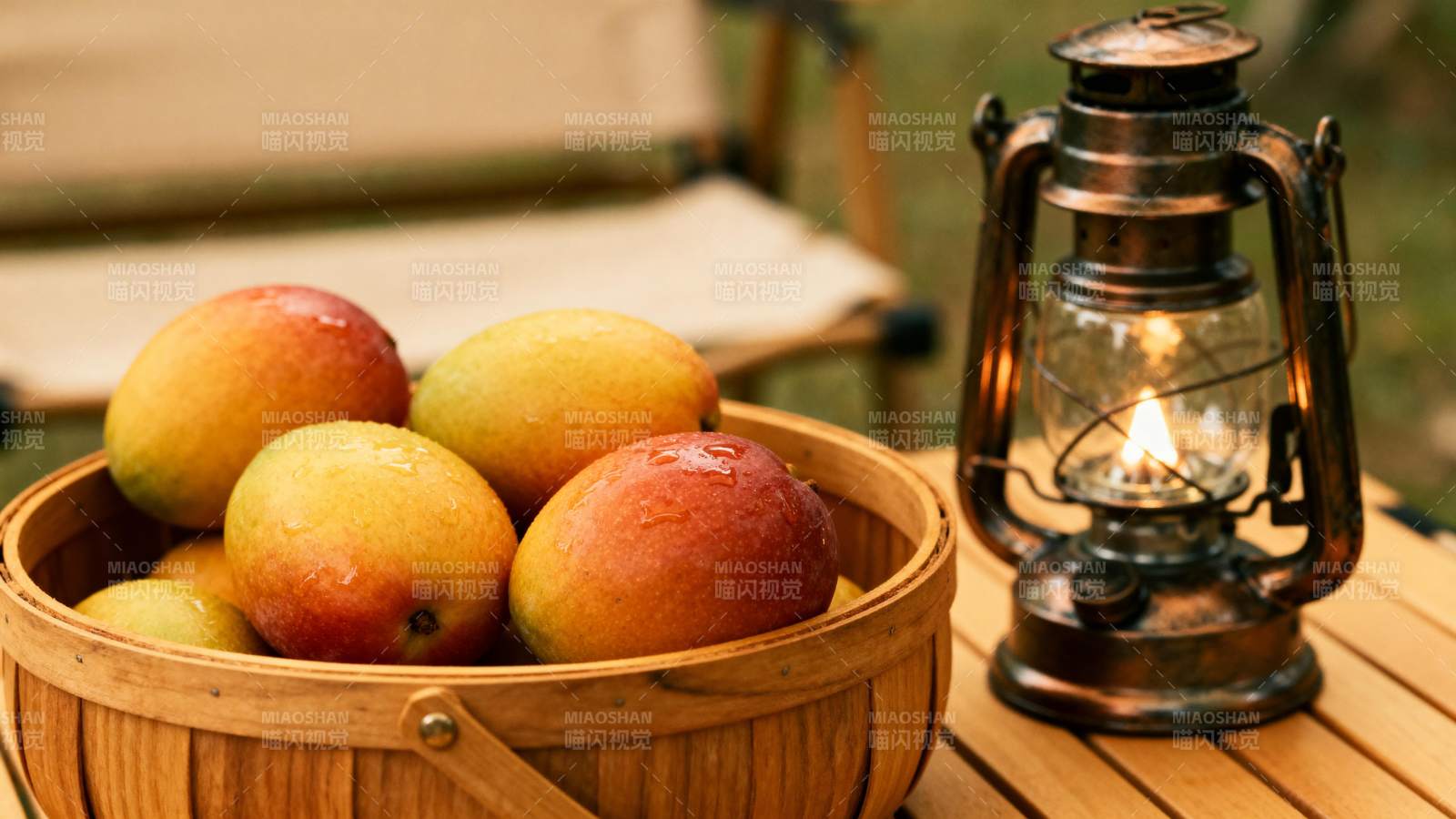 芒果与煤油灯图片