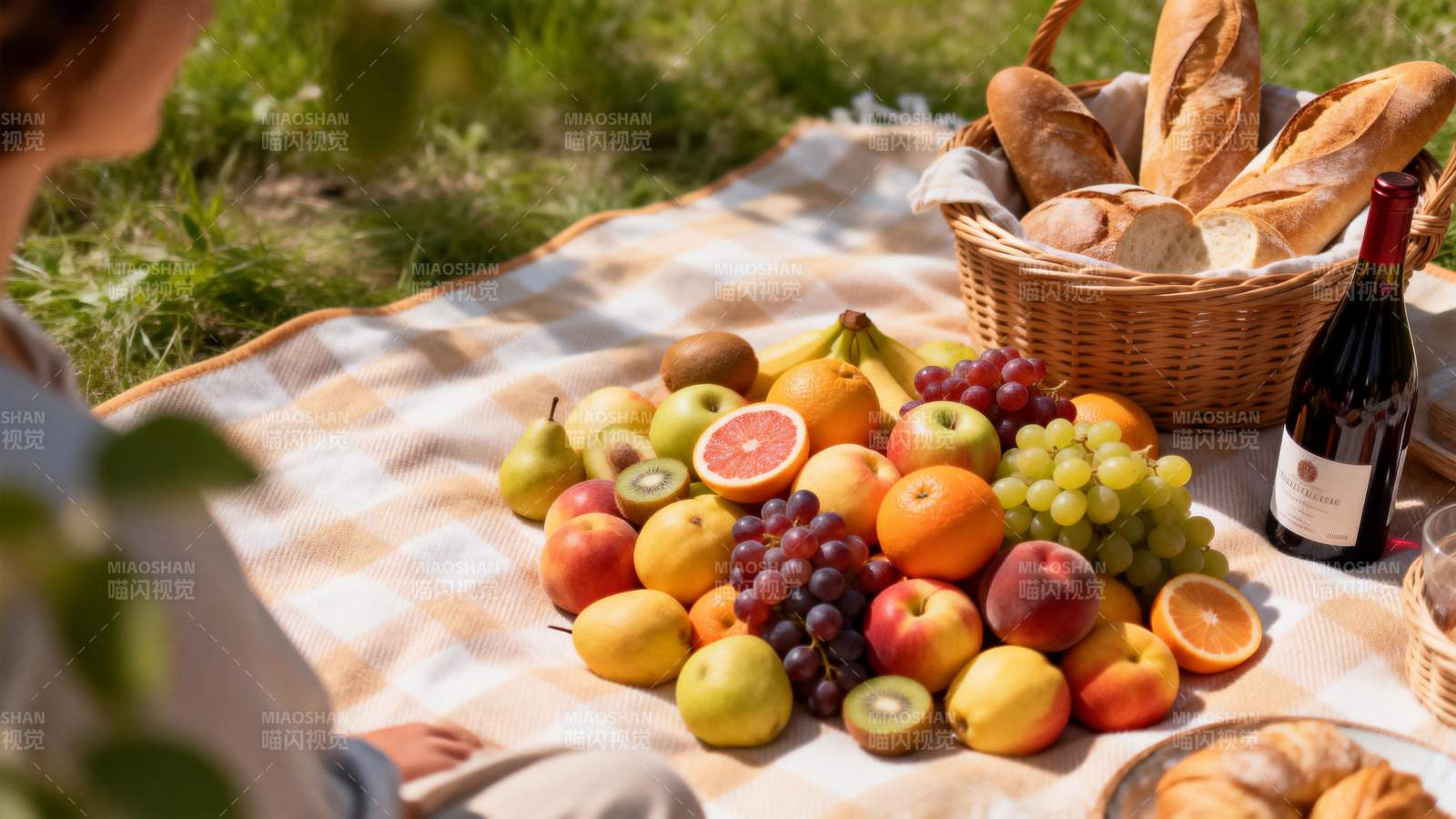 野餐水果盛宴图片