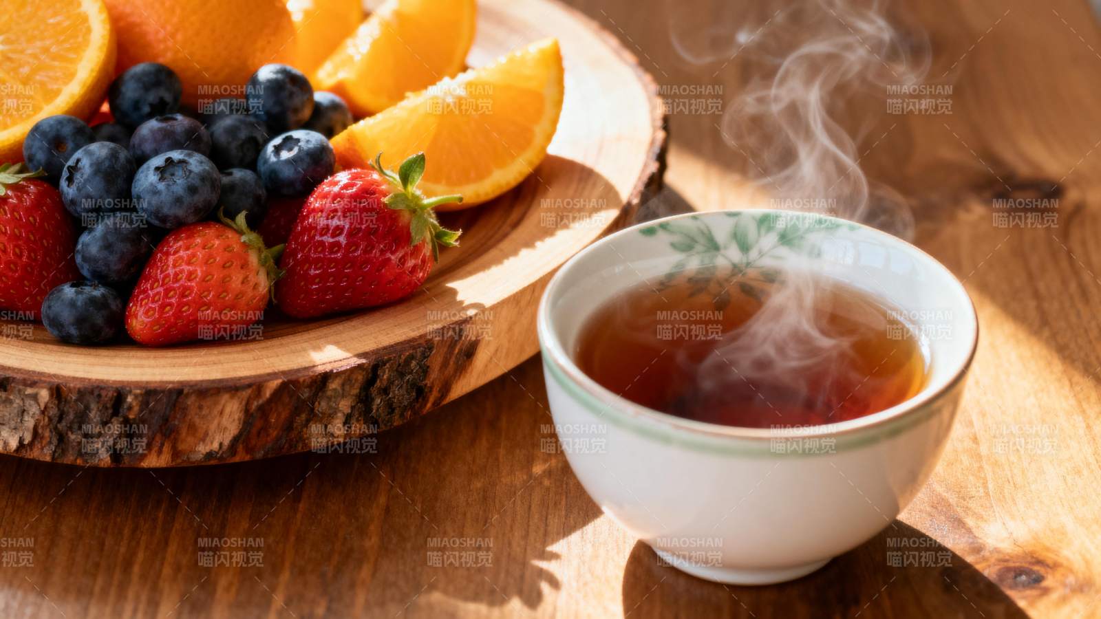 热茶配新鲜水果图片