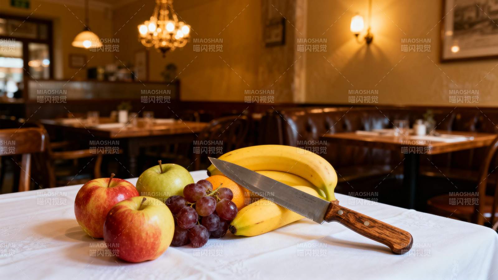 水果与刀具静物图片