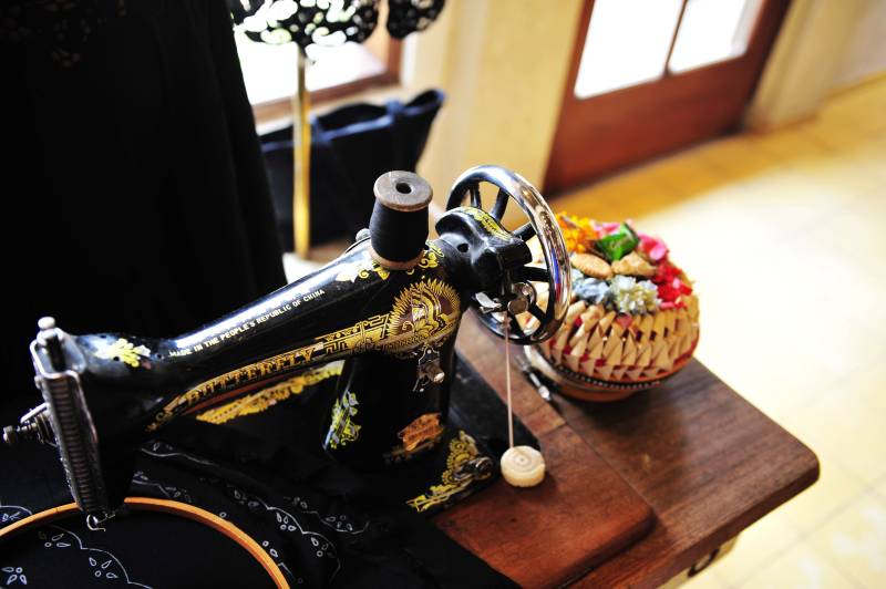 古董缝纫机静景图片